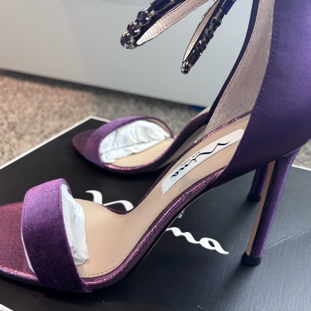 Nina New York Ankle Strap Heels – Purple Velvet & Satin – Size 8